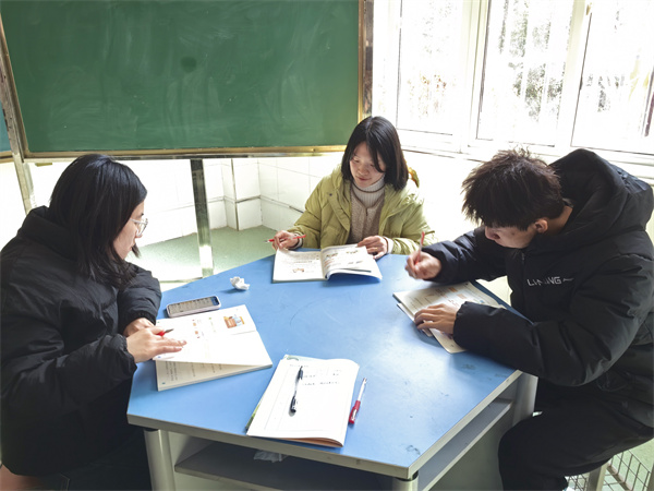 cafd7e79bd2e4541851c6b0ebe074518.jpg