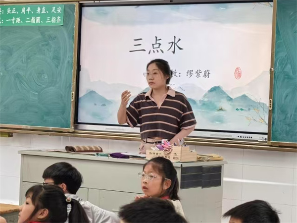 f9163c8d5cb24a6ea29ccfb2af94536a.jpg
